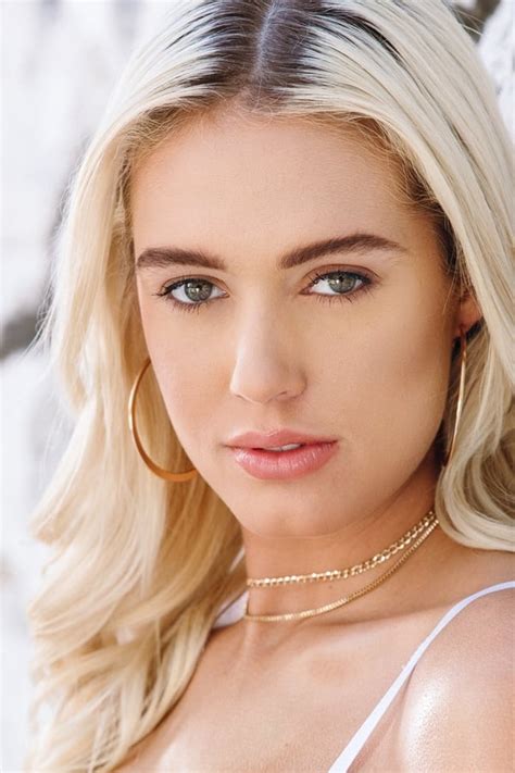 Athena Palomino is an American actress & model, born on 17 March 1997 in Savannah, Georgia, United States. In 2017, she started her career in entertainment industry with the film studio ‘N. America’.